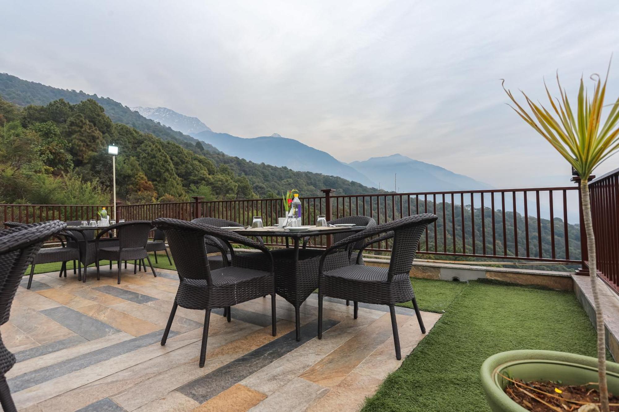 Regenta Resort Exotica Dharamshala On Hilltop ภายนอก รูปภาพ